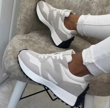 jordan max aura 3: New Balance, 37