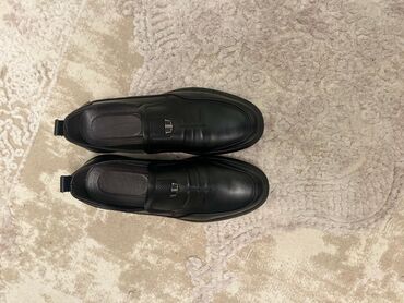 теплые мужские тапочки: Temu dan 39 azn alınıb sefen 43 razmer getizdirmisem 20 azn satıram