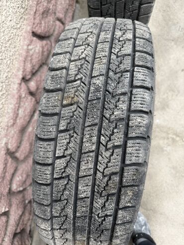 Шины: Шины 205 / 65 / R 16, Зима, Б/у, Комплект, Легковые, Корея, Roadstone — 3