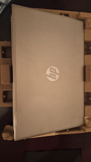 HP: HP Pavilion noutbuk - Model: HP Pavilion (gümüş rəng) - Prosessor — 9