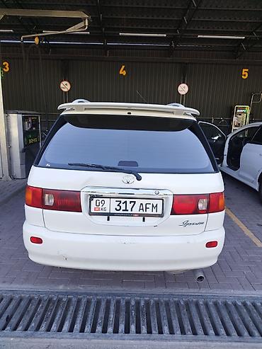 devo tiko: Toyota Ipsum: 2000 г., 2 л, Автомат, Бензин, Минивэн — 3