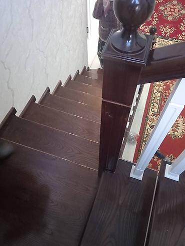 Деревянные лестницы: Деревянная лестница Для дома, Вид дерева: Орех, Форма лестницы: Много-маршевая, Стиль: Классический — 27