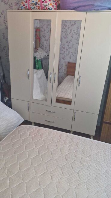 iki qapılı dolab: Açılan, 4 qapılı Düz dolab, Qarderob, paltar dolabı