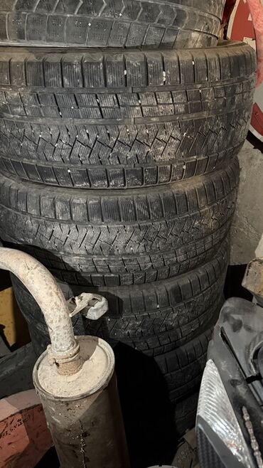 китайские автошины: Комплект зимних шин (4 шт.) - Размер: 275/50 R20 - Индекс