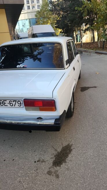 VAZ (LADA): Model: LADA (VAZ) 2107, sedan Kuzov rəngi: ağ Qapı sayı: 4 Sükan: sol — 4