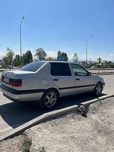 bud e9: Volkswagen Vento: 1993 г., 1.8 л, Механика, Бензин, Седан — 7