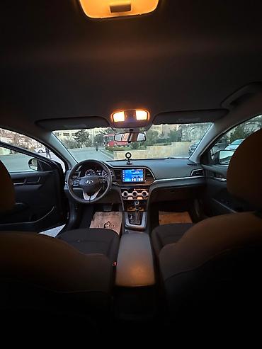 Hyundai: Hyundai Elantra: 2 l | 2019 il Sedan — 6