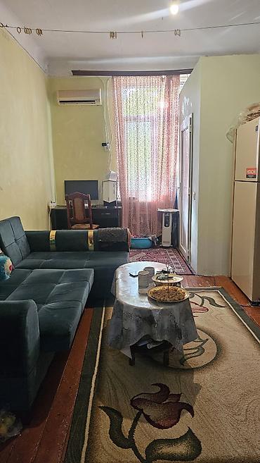ev arenda: Salam 1 otaqlı ev satılır 20 kvadrat hamam tualeti var kupçası var — 1