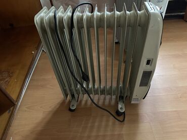 Elektrikli qızdırıcılar və radiatorlar: Yağ radiatoru, Delonghi