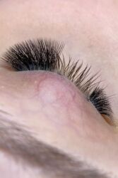 наращивание ресниц с выездом на дом: Ресницы, Голливуд, Классика, 2D, Гипоаллергенные материалы