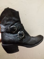 женские бот: Размер: 36.5, цвет - Черный, Б/у
