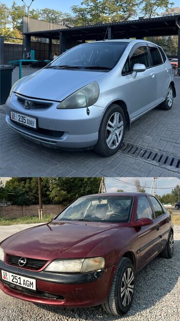 маленькая машина: Honda Fit: 2001 г., 1.3 л, Вариатор, Бензин, Хэтчбэк