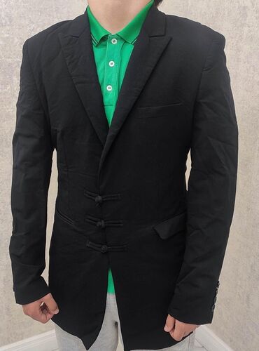 Pencəklər: Kişi uzun qara frak üslublu pencək - Rəng: qara - Kəsim: beldən