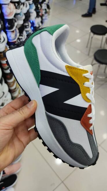 Patike: New Balance 327 patike

Novo
Brojevi 36 do 44

fb Moja Kupovina 1 — 9