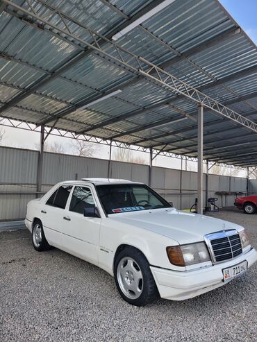 буфер для машин: Mercedes-Benz 200-Series: 1990 г., 2 л, Механика, Бензин, Седан