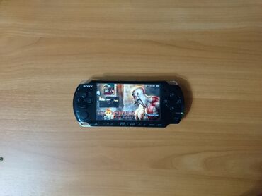PSP (Sony PlayStation Portable): Sony PSP в отличном состоянии, прошита, установлено : 64 игры для psp