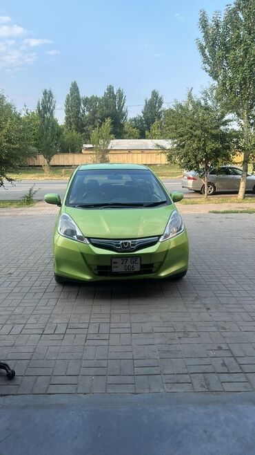 электромобиль neta: Honda Fit: 2012 г., 1.3 л, Вариатор, Гибрид, Хэтчбэк
