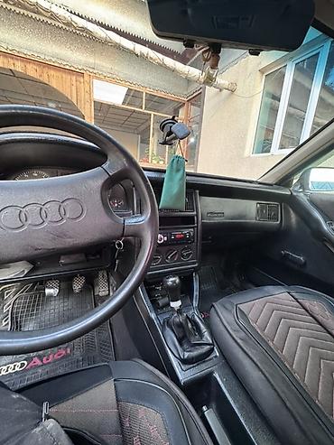 Audi: Audi 80: 1989 г., Механика, Бензин, Седан — 7