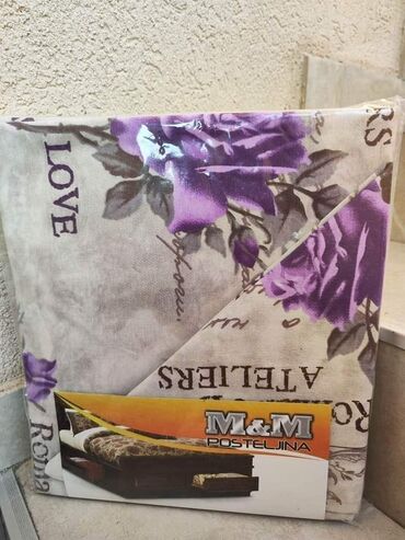 Posteljina: Cena 2400 din Pamučna posteljina Sadrzaj seta: -materijal 100% — 9