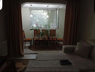 red centr: 3 комнаты, 58 м², 6 мкр 104 серия, 1 этаж — 5