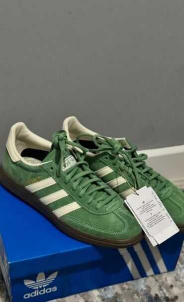адидас кроссовки оригинал: Кроссовки Adidas Spezial 2000 сом,36й размер - Цвет: зелёный верх с