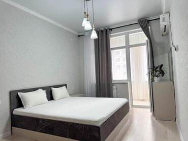 дом с бассейном посуточно бишкек: 1 бөлмө, Душ кабинасы, Жаздык, жууркан-төшөк каптары, Кондиционер