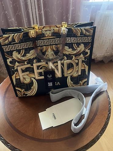 Аксессуары: Чолпон Ата. Сумка Fendi Shopper Tote ROMA - Формат: вместительная — 3