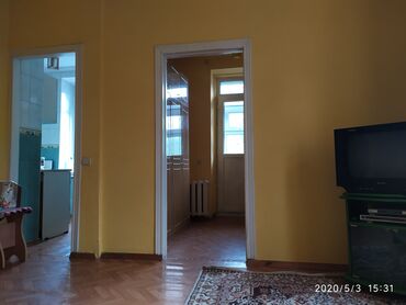 суточная квартира политех: 2 бөлмө, 32 кв. м, Хрущевка, 2 кабат, Эски ремонт