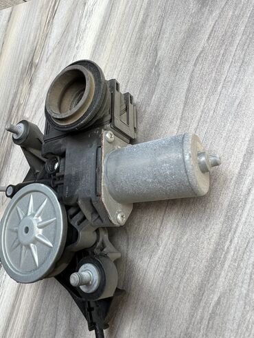 Стекла и комплектующие: Механизм стеклоподъемника Заднее правое Toyota, 2020 г., Б/у, Оригинал at lalafo.kg — 11 Стекла и комплектующие: Механизм стеклоподъемника Заднее правое Toyota, 2020 г., Б/у, Оригинал — 11