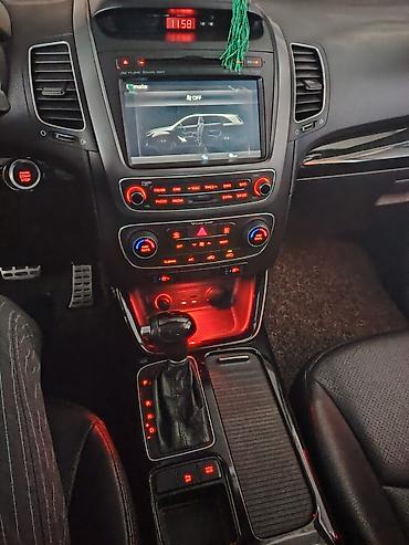 Kia: Kia Sorento: 2 l | 2013 il Krossover — 8