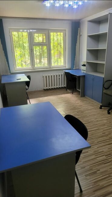 сколько стоит двухэтажный дом с бассейном: 2 комнаты, 44 м², 104 серия, 1 этаж, Старый ремонт