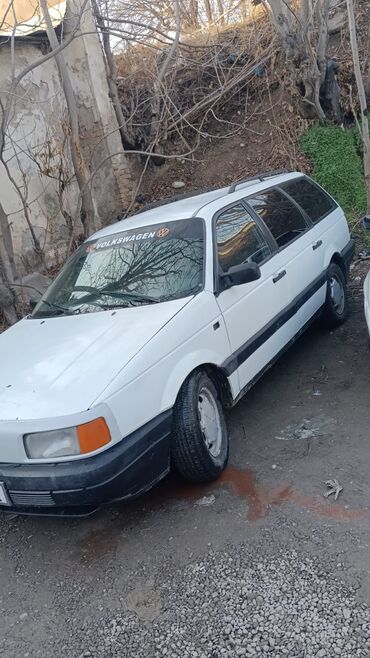 уна: Volkswagen Passat: 1989 г., 1.8 л, Механика, Бензин, Универсал