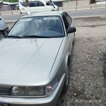 Mazda 626: 1990 г., 2 л, Механика, Бензин, Хэтчбэк