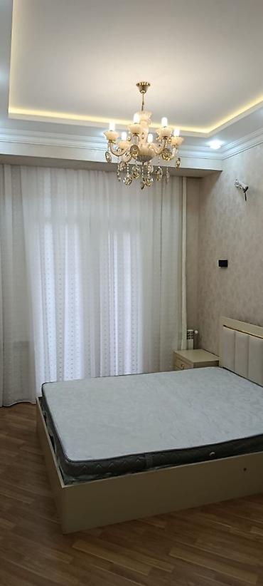 Otaqların satışı: Təsvir: - Klassik üslubda interyer: zərif naxışlı qapılar, dekorativ — 7