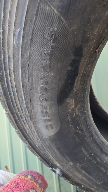 шины для погрузчиков: Продаю!!! шину на фуру