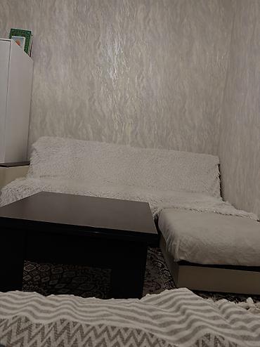 berber mirror second hand: Цена 10тыс 
Журнальный стол 7 тыс — 2