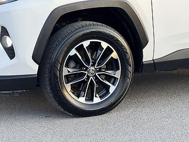 Toyota: Toyota RAV4: 2019 г., 2.5 л, Автомат, Бензин, Кроссовер — 4