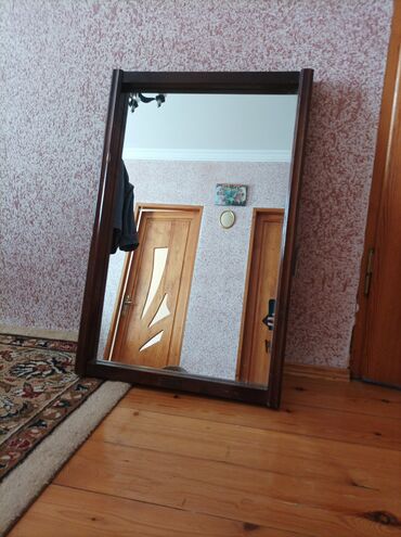 скупаю старую мебель: Guzgu satılır
real alıcıya endirim var