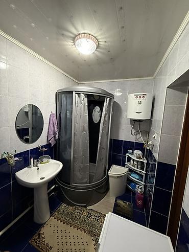 Продажа коттеджей и домов: Продаётся жилой дом с участком в ж/м Кок-Жар. • Двор с мощёными — 14