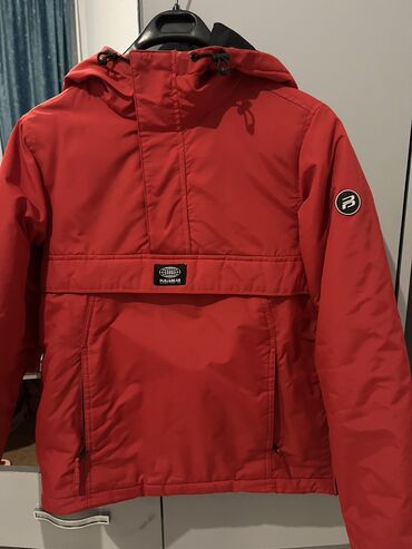 pull bear: Куртка S (EU 36), цвет - Красный