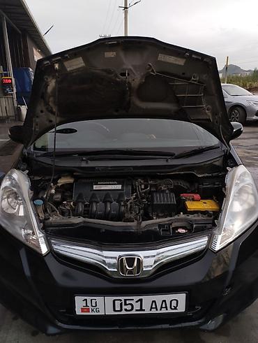 Honda: Honda Fit: 2013 г., Вариатор, Гибрид, Хэтчбэк — 4