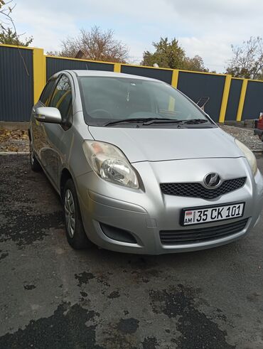 Toyota: Toyota Vitz: 2010 г., 0.1 л, Вариатор, Бензин