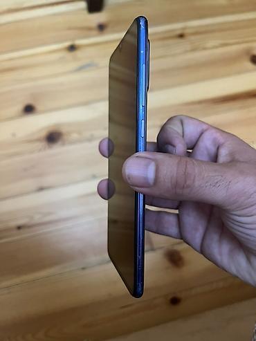 mi kamera: Xiaomi Mi 9, rəng - Mavi, 
 Qırıq — 2
