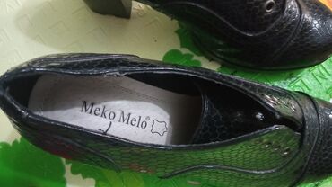 туфли замша искусственная: Продаю туфли коженные 
цена 2000, торг уместен без шнурков