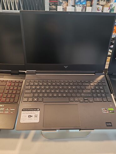 toxunma çanta: Yeni HP Victus, 15.6 ", AMD Ryzen 3, 512 GB