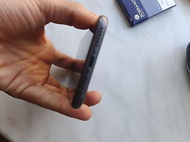 apple 6 ekran: IPhone 8, Qara, Barmaq izi — 4
