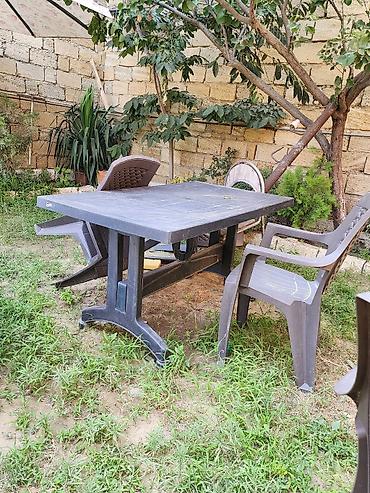 kapron stol stul: Bağ üçün plastik stol və stul dəsti
Dəstə daxildir: 1 stol və 3 stul — 2