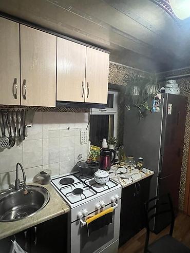 в новопокровке: Очень срочно цена до 1 февраля Продается пол дома 3 комнаты 70 кВ.м — 9