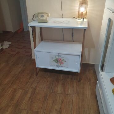 Komode: Retro komoda,prelepa kao nova,ocuvana.Restaurirana u kućnoj na lalafo.rs — 4 Komode: Retro komoda,prelepa kao nova,ocuvana.Restaurirana u kućnoj — 4