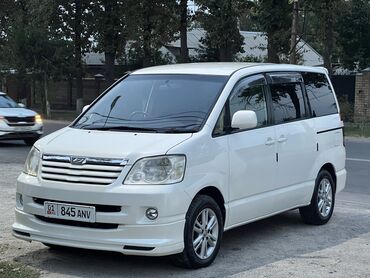 Toyota: Toyota Noah: 2003 г., 2 л, Автомат, Бензин, Минивэн